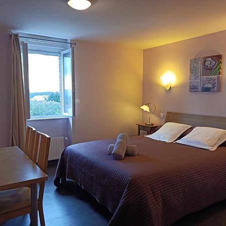 Les Pierres Folles Bed & Breakfast Rozier-en-Donzy ภายนอก รูปภาพ