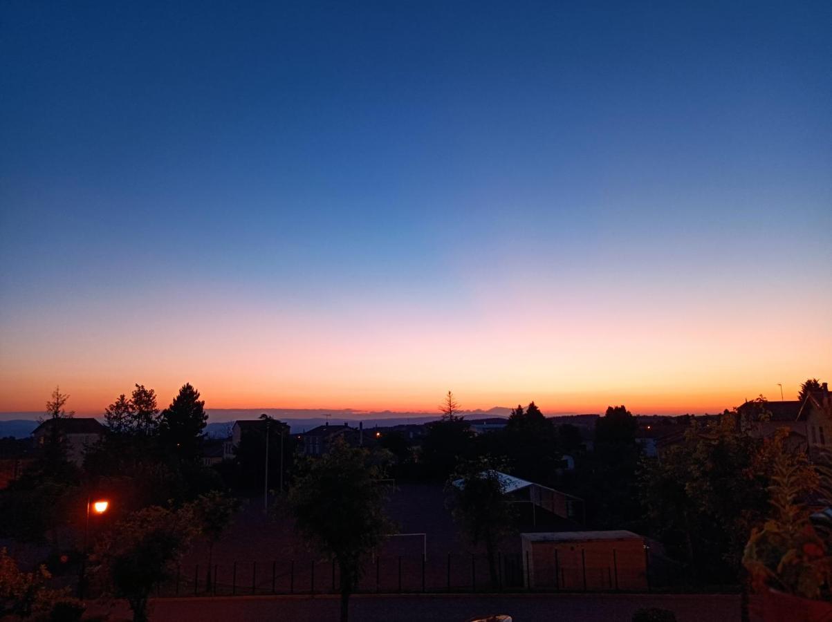 Les Pierres Folles Bed & Breakfast Rozier-en-Donzy ภายนอก รูปภาพ